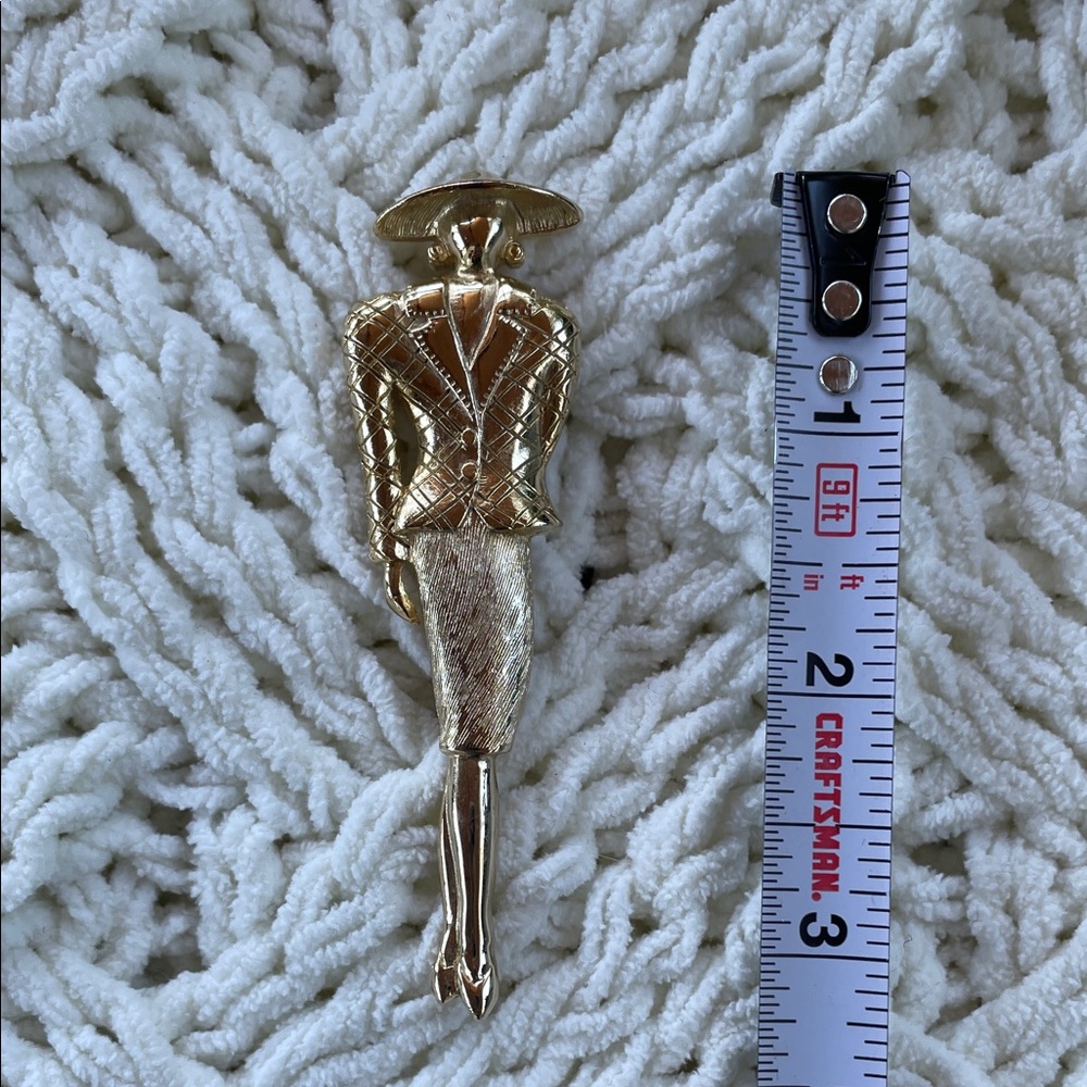 Vintage 90’s Gold-tone Brooch Woman in Suit and Hat Stylish Art Deco - Picture 3 of 5